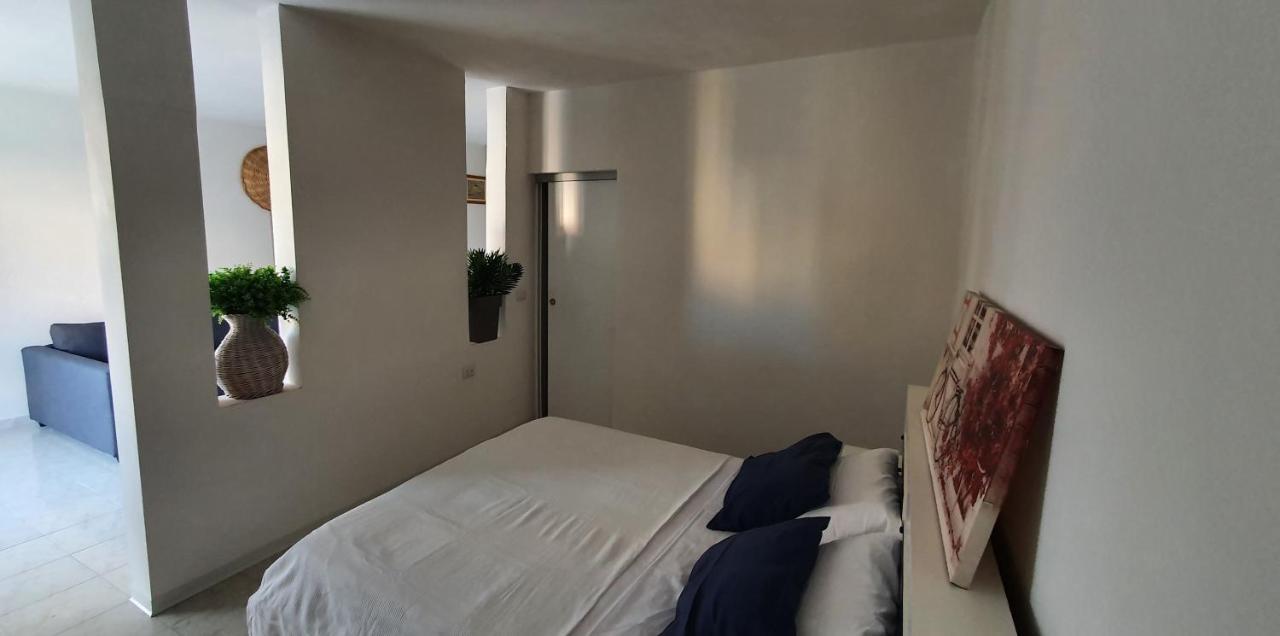 סנטה טרזה גאיורה Sardinia Suites & Apartments -Casa-Loft A Pochi Passi Dal Centro- מראה חיצוני תמונה